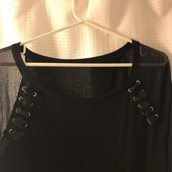 Large black shear top - Picture 3 of 7